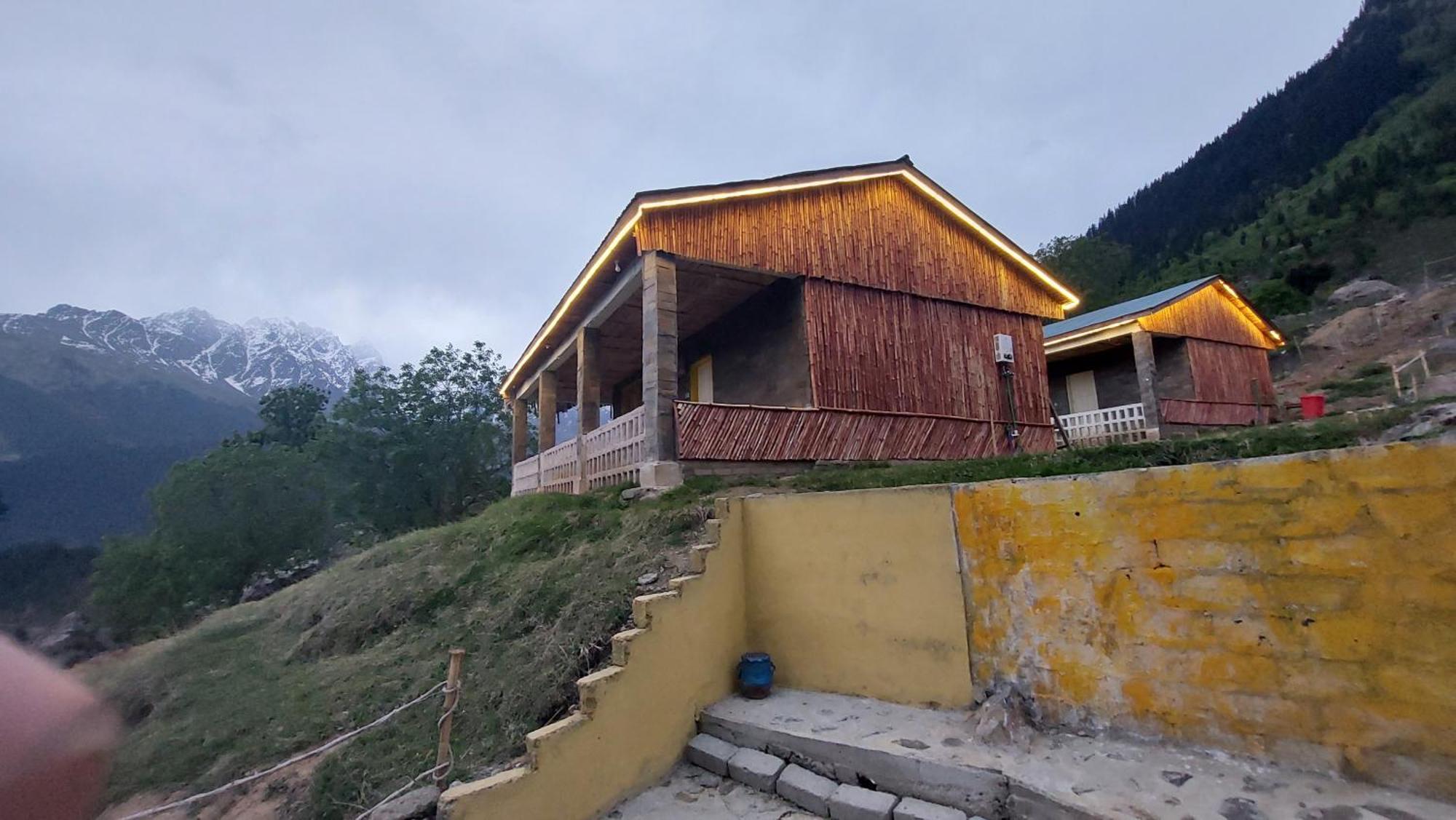Khana Badosh Resort Kalam Exterior photo